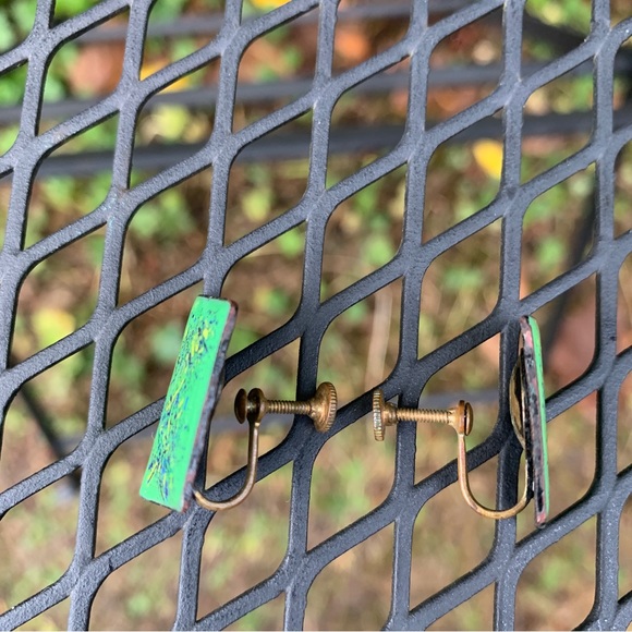 🤩3/$20 Vintage Green Abstract Enamel Earrings Screw Back Modernist Splatter VTG - Picture 4 of 9